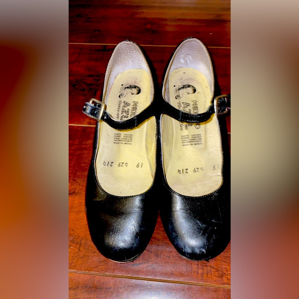Leather folklorico shoes in black